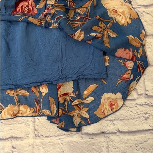 Urban Outfitters Blue Floral Asymmetrical Hem Mini Skirt Cottage Size Small - Picture 3 of 11